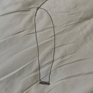 Kendra Scott necklace